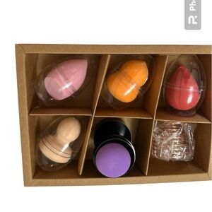 Makeup Sponge Set With Holder 6 Pieces New